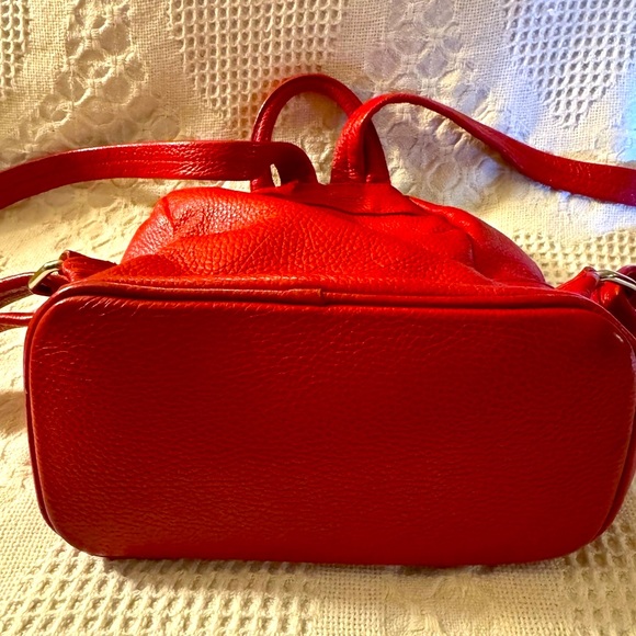 BCBGMaxAzaria Red Adjustable Backpack Purse Made in Italy Good Condition - Picture 11 of 16